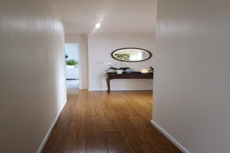 Photo of property in 24 Dominica Crescent, Grenada Village, Wellington, 6037