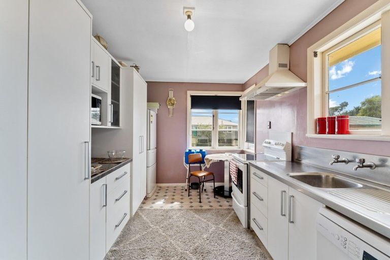 Photo of property in 2 Huntly Street, Foxton, 4814