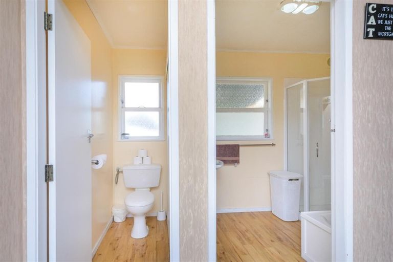 Photo of property in 28 Alexandra Street, Marton, 4710