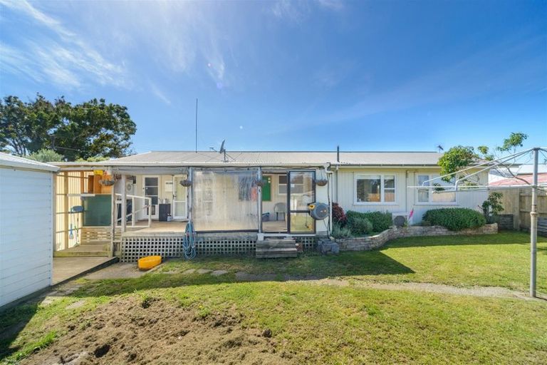 Photo of property in 28 Alexandra Street, Marton, 4710