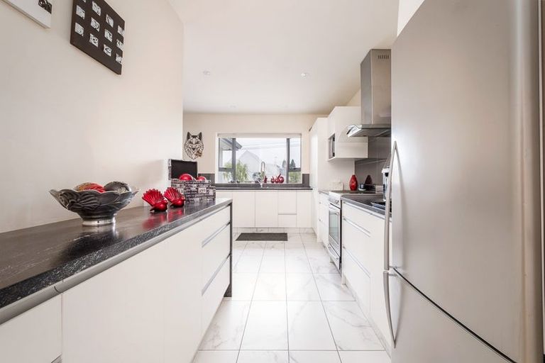 Photo of property in 2 Whaka Terrace, Huntsbury, Christchurch, 8022