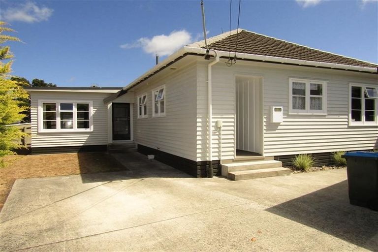 Photo of property in 3 Savage Crescent, Upper Hutt Central, Upper Hutt, 5018