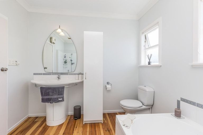 Photo of property in 13 Saint Edmund Crescent, Tawa, Wellington, 5028