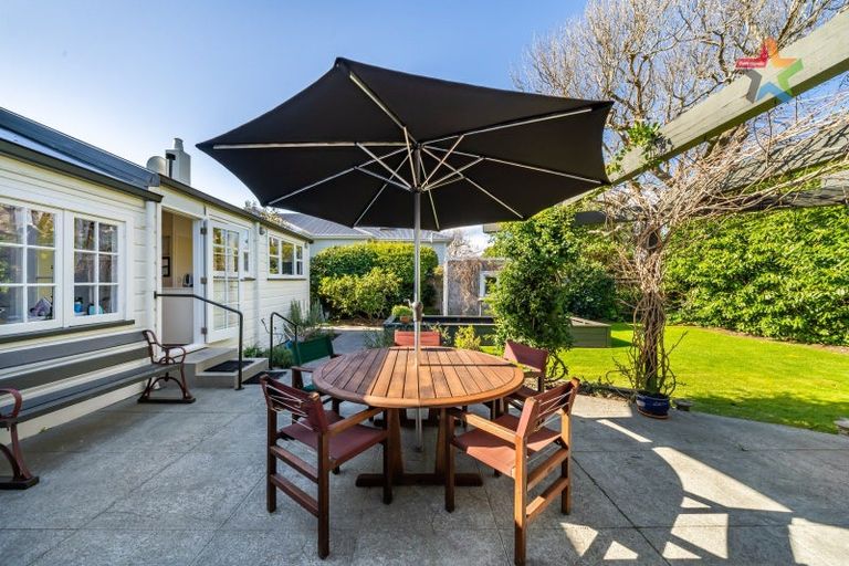 Photo of property in 18 Hautana Square, Woburn, Lower Hutt, 5010