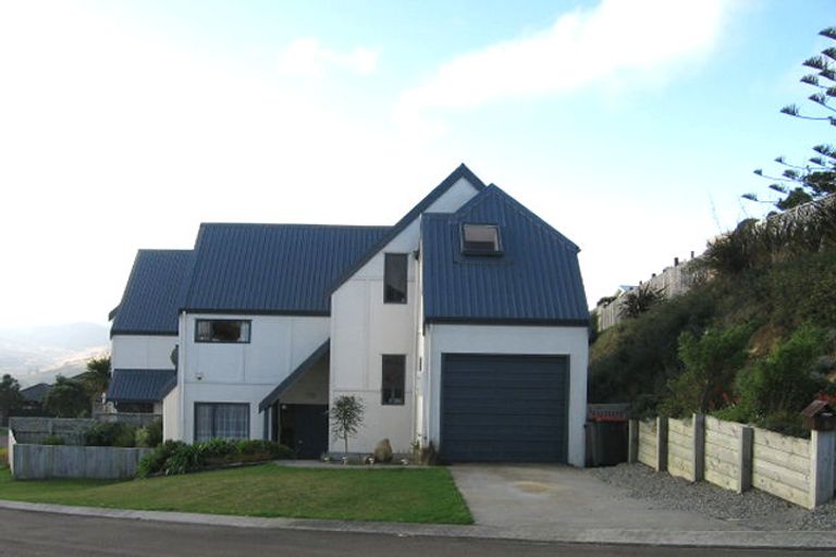 Photo of property in 8b Pelorous Street, Paparangi, Wellington, 6037