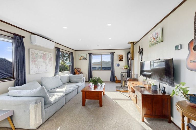 Photo of property in 27 Fenchurch Grove, Stokes Valley, Lower Hutt, 5019
