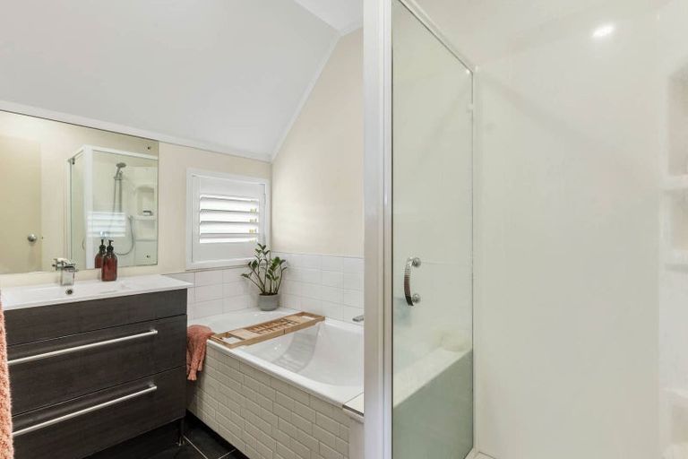 Photo of property in 1/21 Clovelly Road, Bucklands Beach, Auckland, 2012
