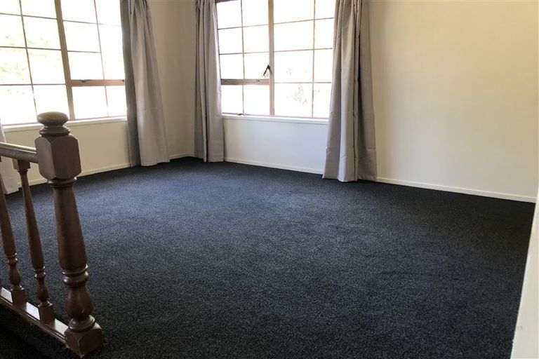 Photo of property in 2a Matuhi Rise, Henderson, Auckland, 0612