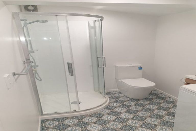 Photo of property in 14 Collingwood Road, Waiuku, 2123