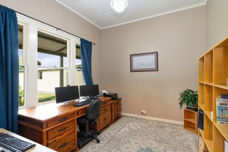Photo of property in 70 Tokomaru Road East, Tokomaru, Palmerston North, 4474