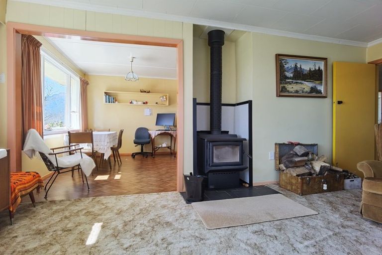 Photo of property in 19 Main Road, Harihari, 7884