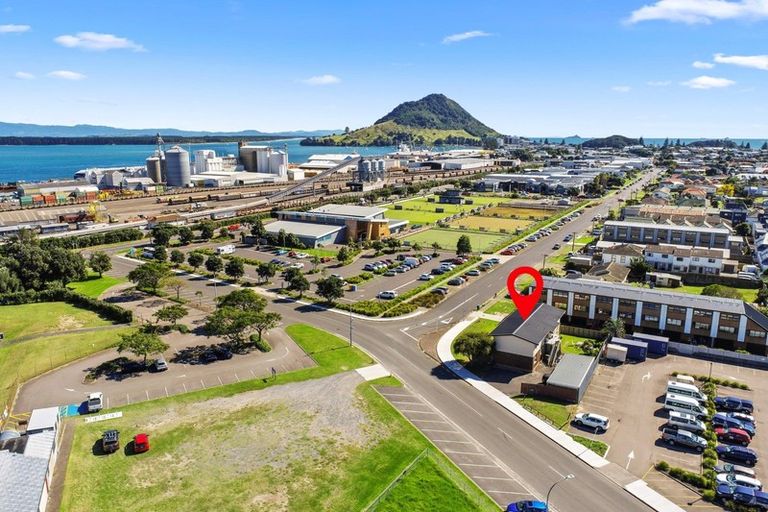Photo of property in 2/41 Kawaka Street, Mount Maunganui, 3116