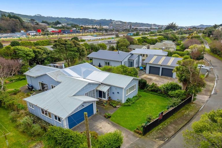 Photo of property in 32 Princess Street, Ranui, Porirua, 5024
