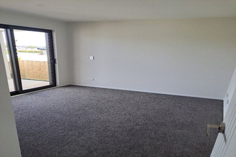 Photo of property in 20 Rorotu Avenue, Karaka, Papakura, 2113