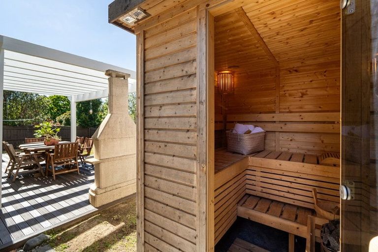 Photo of property in 17 Witton Place, Schnapper Rock, Auckland, 0632