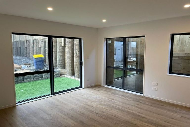 Photo of property in 53c Evans Road, Glen Eden, Auckland, 0602