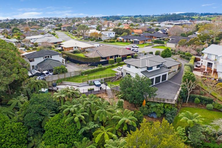 Photo of property in 22 Kinross Drive, Merrilands, New Plymouth, 4312