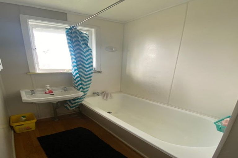 Photo of property in 10 Cheshire Street, Cannons Creek, Porirua, 5024