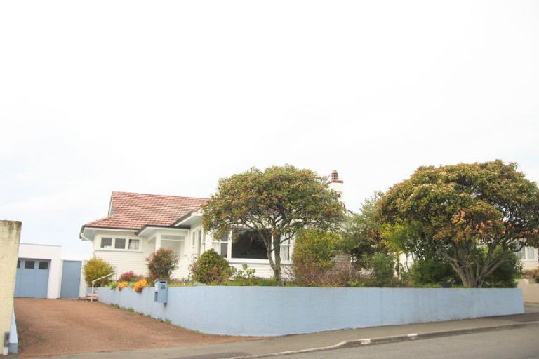 Photo of property in 14 Napier Terrace, Hospital Hill, Napier, 4110