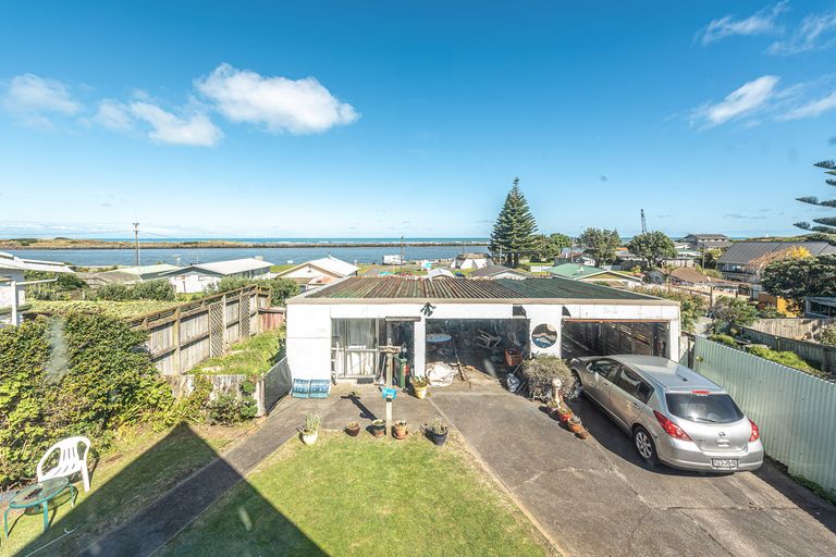 Photo of property in 5 Ashton Terrace, Castlecliff, Whanganui, 4501