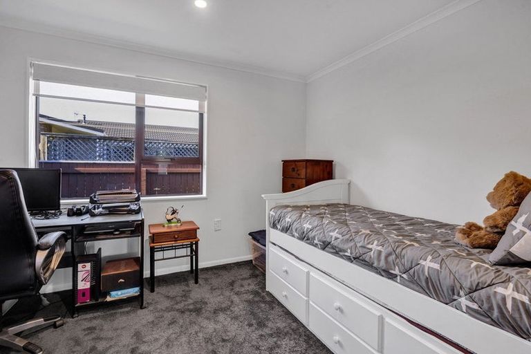 Photo of property in 1/27 Whiteley Street, Moturoa, New Plymouth, 4310