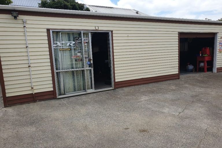 Photo of property in 5 Edgware Road, West Harbour, Auckland, 0618