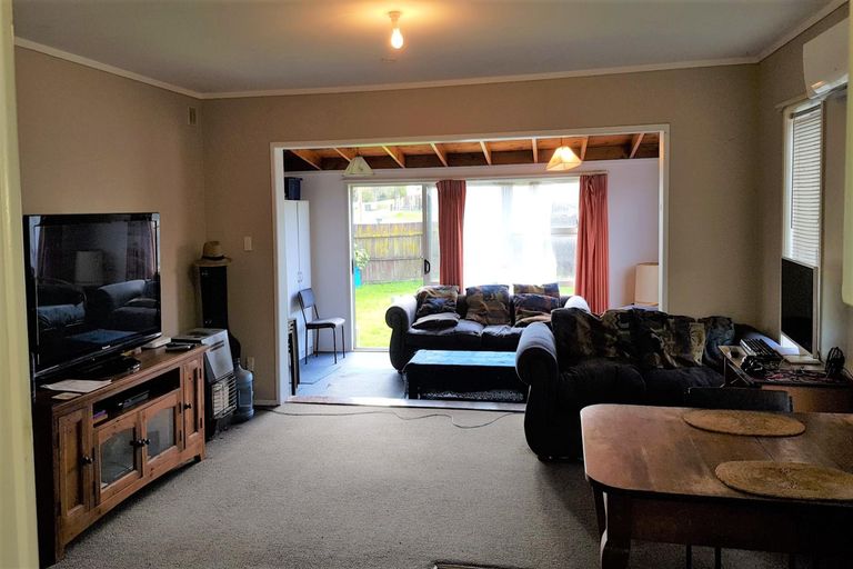 Photo of property in 1/82 Porchester Road, Papakura, 2110