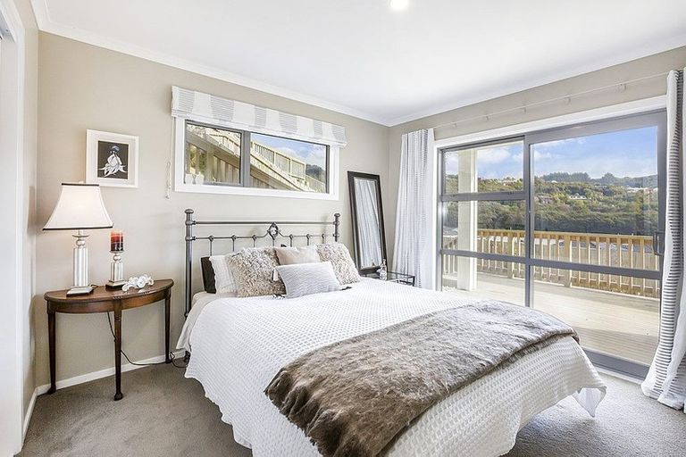 Photo of property in 16 Bluejacket Place, Whitby, Porirua, 5024