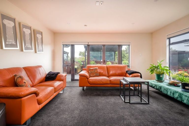 Photo of property in 2 Whaka Terrace, Huntsbury, Christchurch, 8022