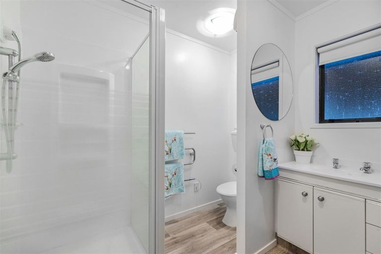 Photo of property in 1/67 Browns Bay Road, Browns Bay, Auckland, 0630