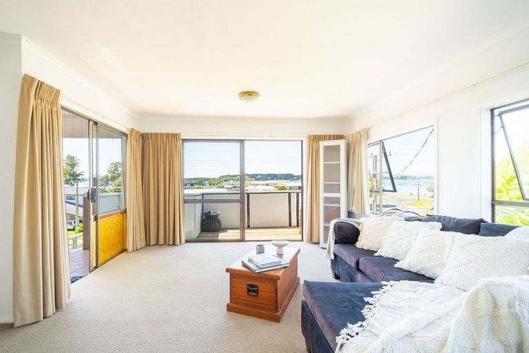 Photo of property in 13 Harbour View Road, Omokoroa, 3114