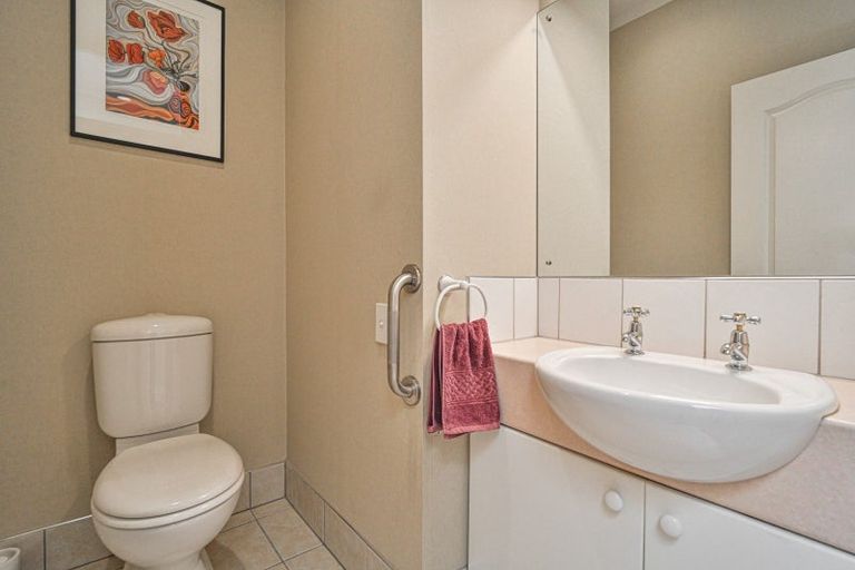 Photo of property in 408 King Street South, Hastings, 4122