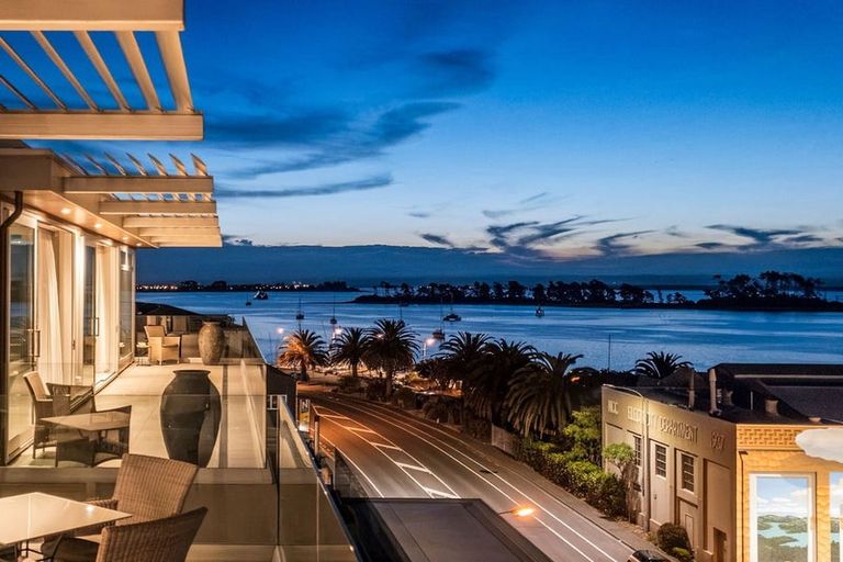 Photo of property in Quay Apartments Tower 2, 208/283 Wakefield Quay, Stepneyville, Nelson, 7010