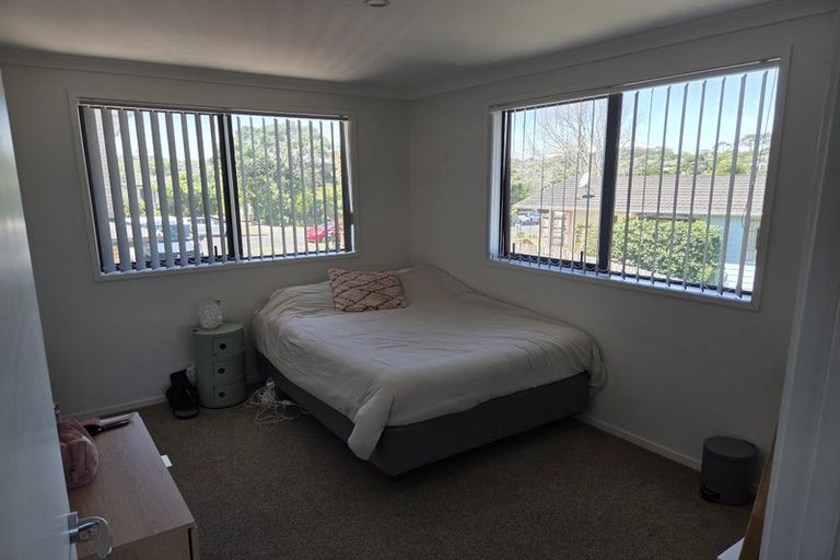 Photo of property in 38 Cockayne Crescent, Sunnynook, Auckland, 0620