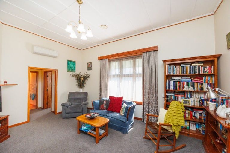 Photo of property in 93 Featherston Street, Takaro, Palmerston North, 4412