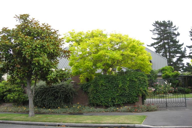 Photo of property in 17 Briarmont Street, Avondale, Christchurch, 8061