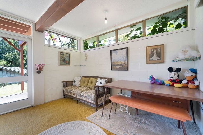 Photo of property in 12 Carter Road, Oratia, Auckland, 0604