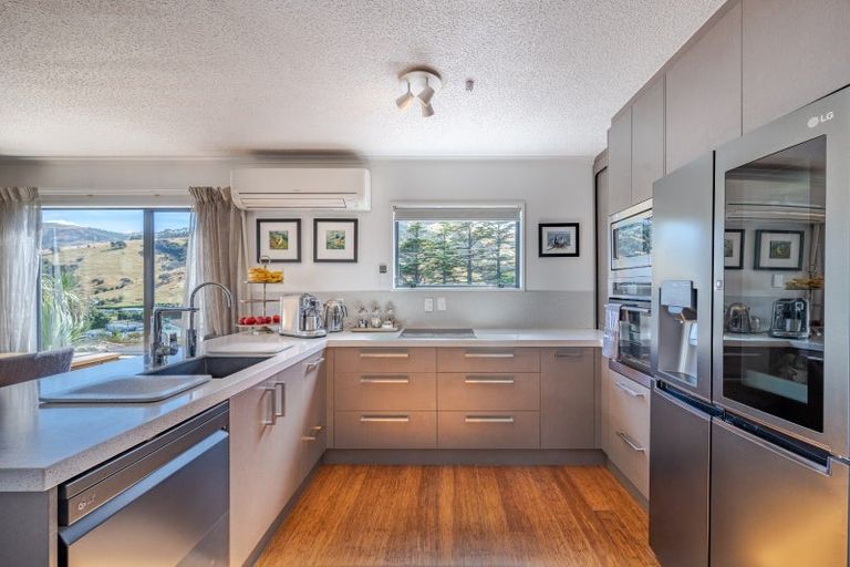 Photo of property in 18 Haywards Lane, Duvauchelle, 7581