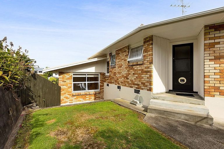 Photo of property in 83a Eliot Street, New Plymouth, 4310