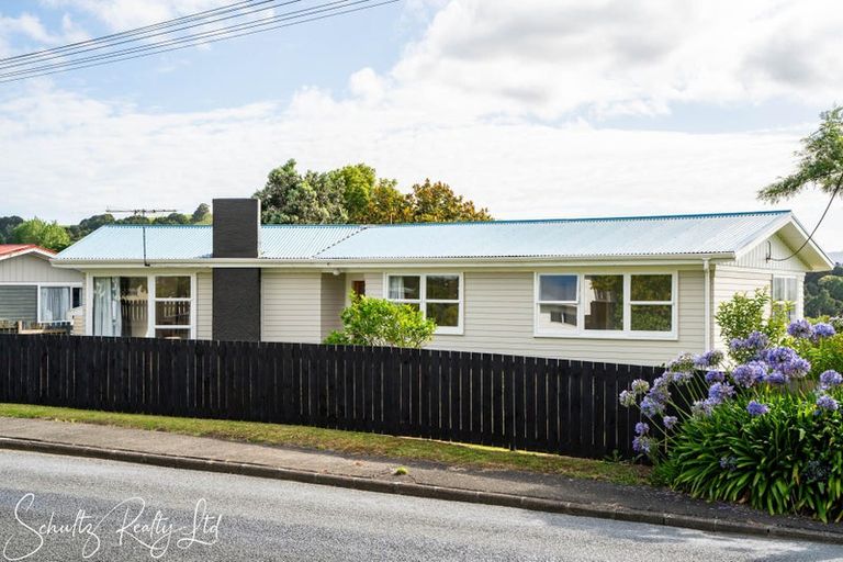 Photo of property in 15 Doctors Hill Road, Maungaturoto, 0520
