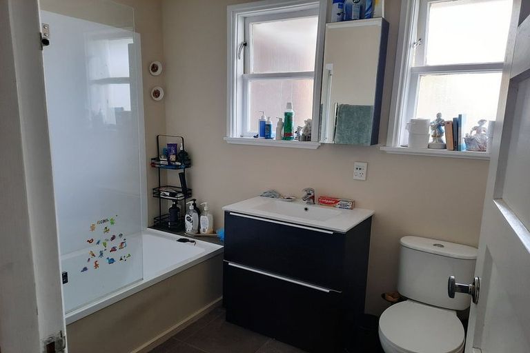 Photo of property in 82 Pine Avenue, Ebdentown, Upper Hutt, 5018