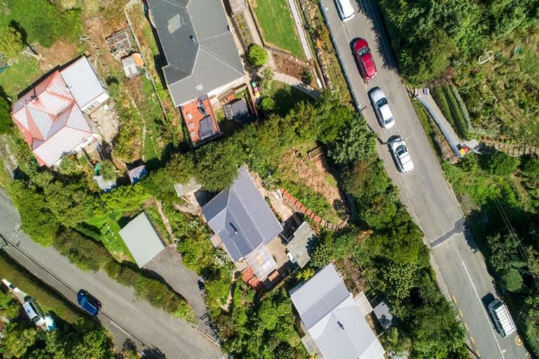 Photo of property in 17 Adderley Terrace, Ravensbourne, Dunedin, 9022