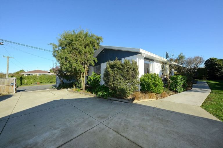 Photo of property in 39 Camden Street, Redwood, Christchurch, 8051