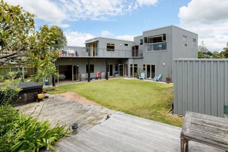 Photo of property in 141 Karewa Parade, Papamoa Beach, Papamoa, 3118