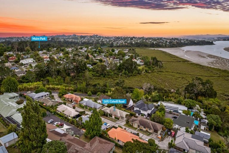 Photo of property in 169j Colwill Road, Massey, Auckland, 0614