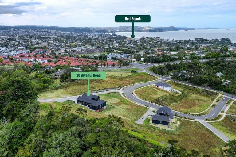 Photo of property in 20 Awanui Road, Red Beach, 0932