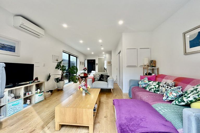 Photo of property in 1a Lowe Street, Belmont, Auckland, 0622