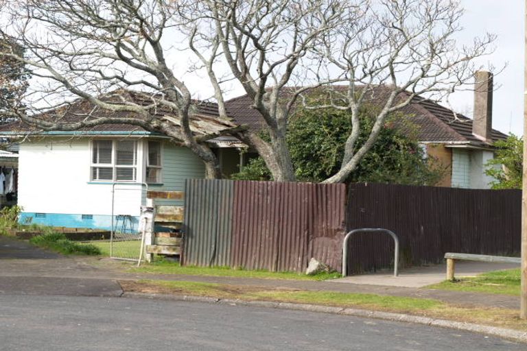 Photo of property in 1 Steven Street, Mangere East, Auckland, 2024