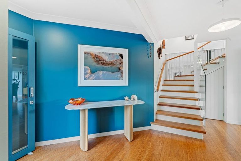 Photo of property in 24 Poplar Road, Stanmore Bay, Whangaparaoa, 0932