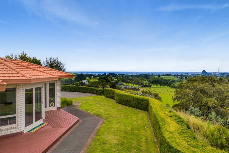 Photo of property in 171 Sealy Road, Omata, New Plymouth, 4374